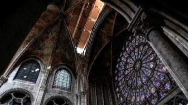 Condenan a prisión a dos mujeres por un fallido atentado en Notre Dame