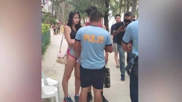 Fotos: Detuvieron a una turista por el polémico tamaño de su bikini