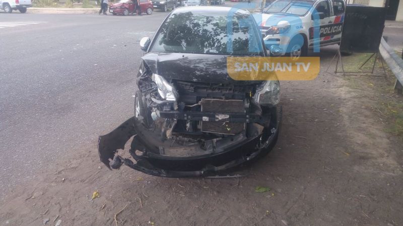 Trinidad: impactó a un auto, perdió el control y terminó chocando con otro