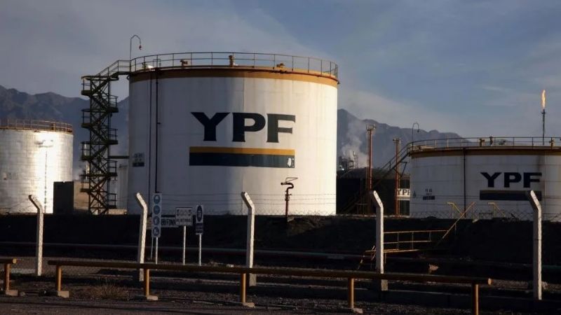 Ante la demanda récord de gasoil, YPF aumentará la oferta para abastecer al mercado