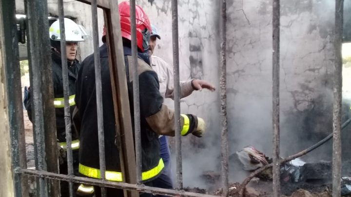 Noche de preocupación en Sarmiento: se prendió fuego una carpintería