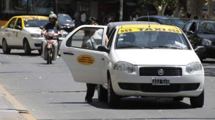Con un nuevo aumento, la tarifa de taxis acumula un 100% en el 2022