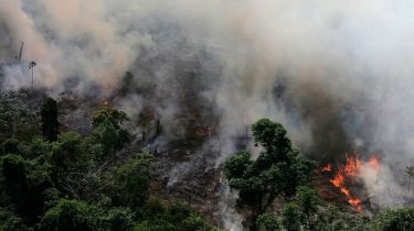 El humo del Amazonas ya está en la Argentina y se espera una gran nube en San Juan
