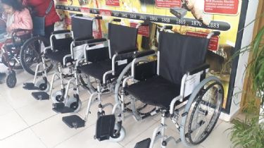 Entregaron sillas posturales a personas con discapacidad de Albardón, Angaco y San Martín.