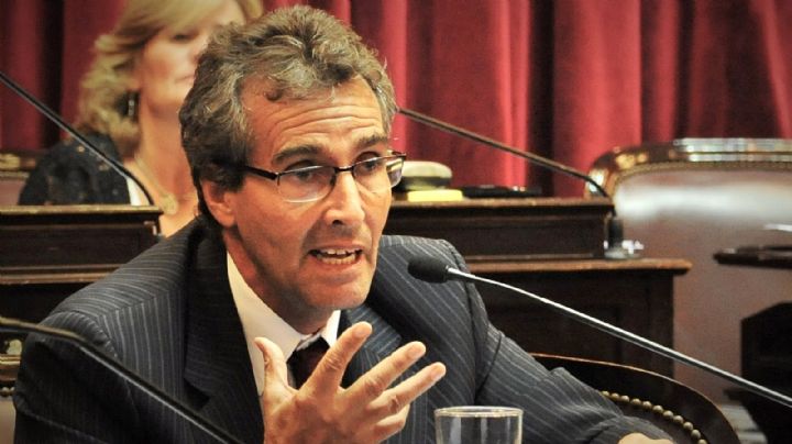 Ruperto Godoy tildó a la oposición de 'irresponsable' por salir a la calle