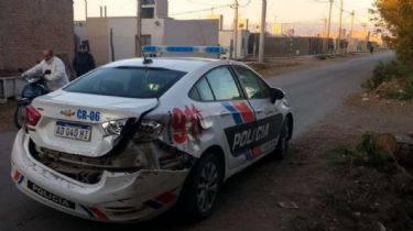 Dos pibes destrozaron un patrullero en Rivadavia