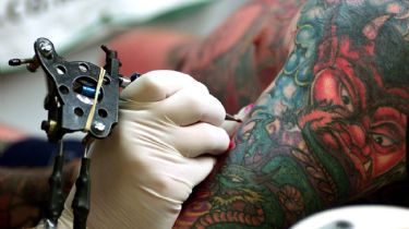 Duro golpe a una tatuadora de Capital: le robaron casi 3.000.000