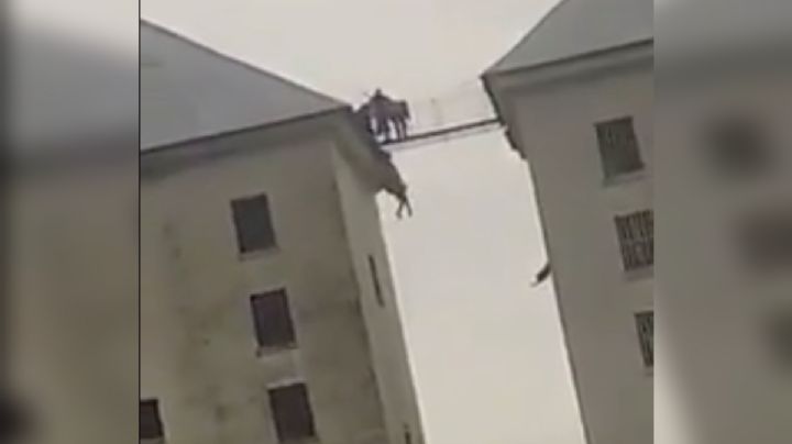 Impactante video: la estrepitosa caída de un interno desde el techo del Penal de Devoto
