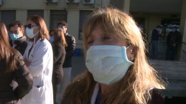 Médicos se manifestaron en apoyo a la infectóloga que habría ayudado a facilitar el vuelo