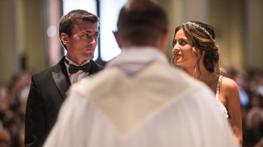 En San Juan, vuelven los casamientos y bautismos a las parroquias