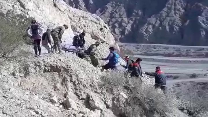El grupo GERAS debió rescatar a una mujer que se quebró escalando