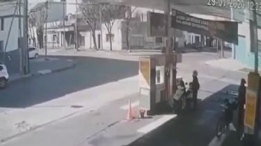 Estremecedor video: así chocó el conductor que perseguía a un motochorro