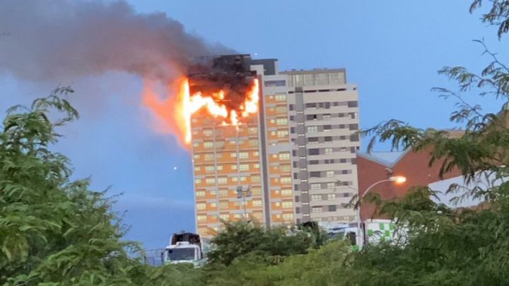 Un voraz incendio se desató en un conocido edificio