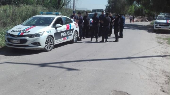 Patota atacó a cuchillazos a dos hombres en Rivadavia