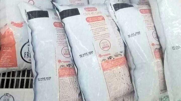 Asqueroso: famoso supermercado vendía leches vencidas