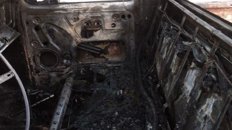 Le quemaron la camioneta a un bombero porque creían que tenía Covid-19