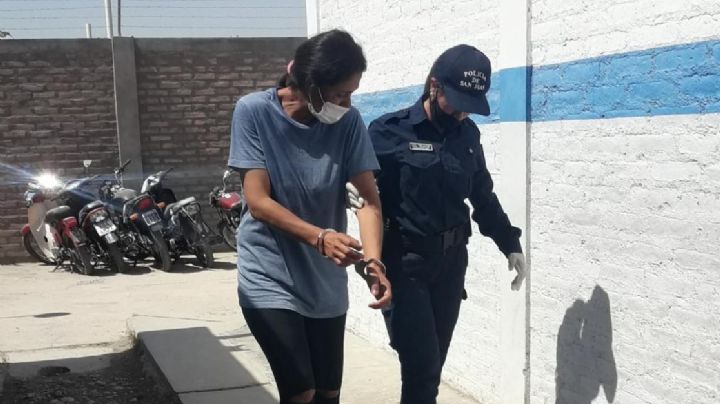 Arma de fuego y una joven detenida: el saldo de un allanamiento en el Bº La Estación