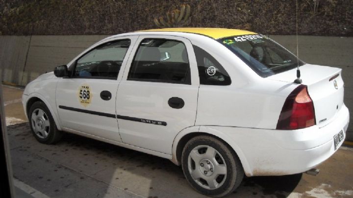 Una pareja de delincuentes sorprendió a un taxista en Capital
