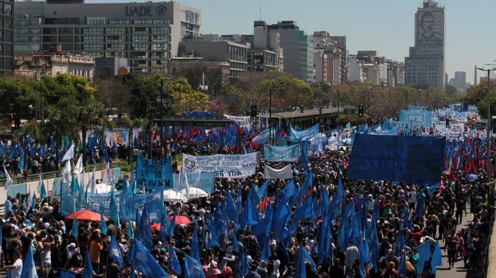 Día de la Lealtad Peronista: multitudinaria caravana convocada por la CGT