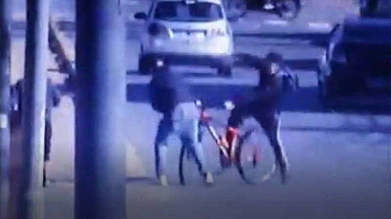 Rivadavia: un joven corrió y atrapó a un ladrón que se llevaba su bici