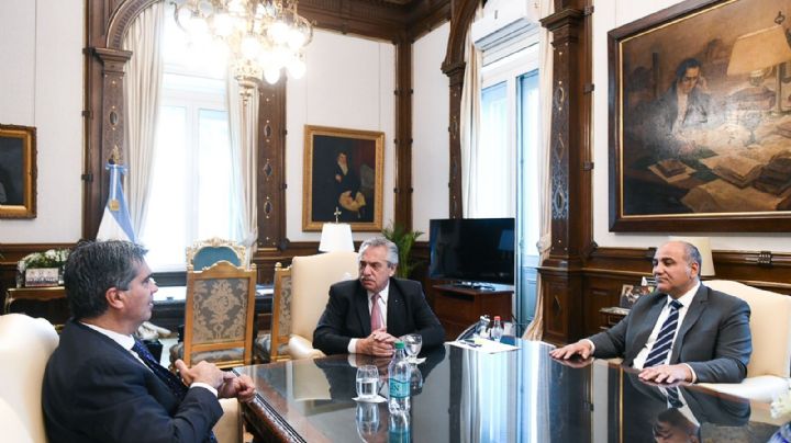 El presidente tuvo un mano a mano con dos políticos argentinos