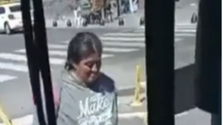 Video: simuló ser atropellada por un colectivo y la escracharon