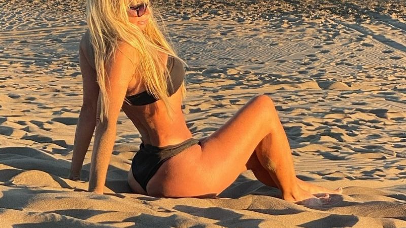 Graciela Alfano enfrentó las polémicas con una foto al sol en colaless