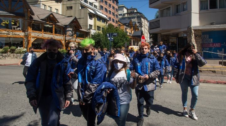 Brote en Bariloche: 28 chicos volvieron contagiados del viaje de egresados