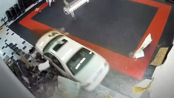 Un auto se incrustó en una escuela de karate en plena clase