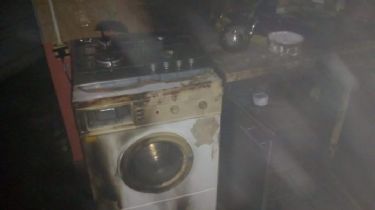 Caucete: estaban calentando el agua, pero se les incendio la cocina