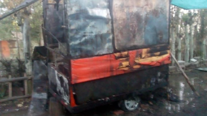 Brutal incendio: ardió un carro de comidas en Caucete