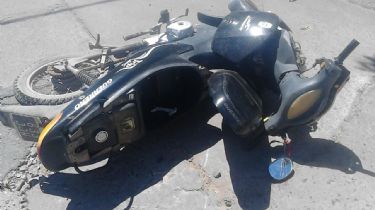 Motociclista se accidentó solo y sufrió una grave fractura