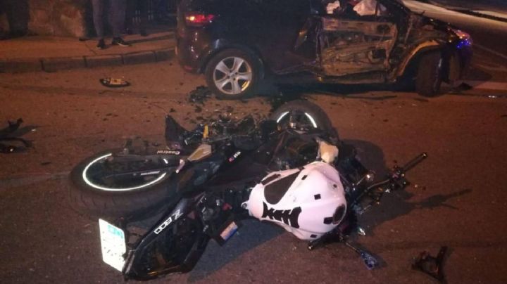 Perdió el control de la moto y se estrelló contra el guaradrail: murió en el acto