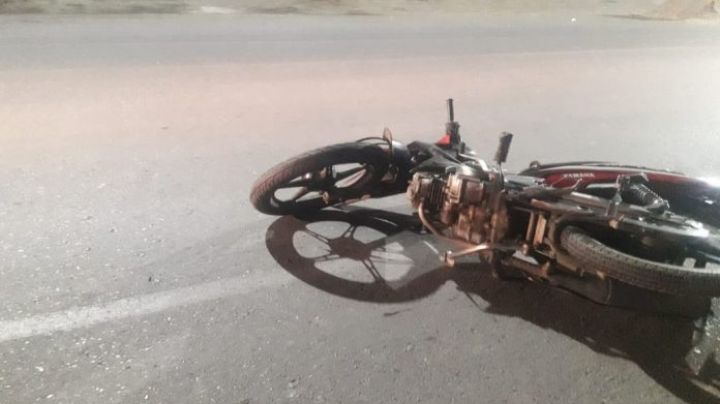 Duro accidente en Chimbas: atropelló a una motociclista y huyó