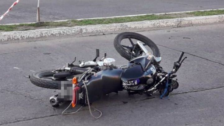 Un hombre pelea por su vida tras sufrir un grave accidente en moto