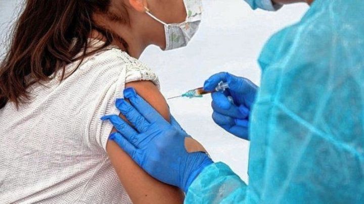 Las vacunas COVID previenen el contagio de la variante Delta, pero por poco tiempo