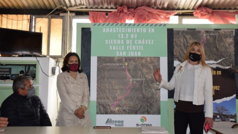 Vecinos de Sierras de Chávez, más cerca del sueño de energía eléctrica