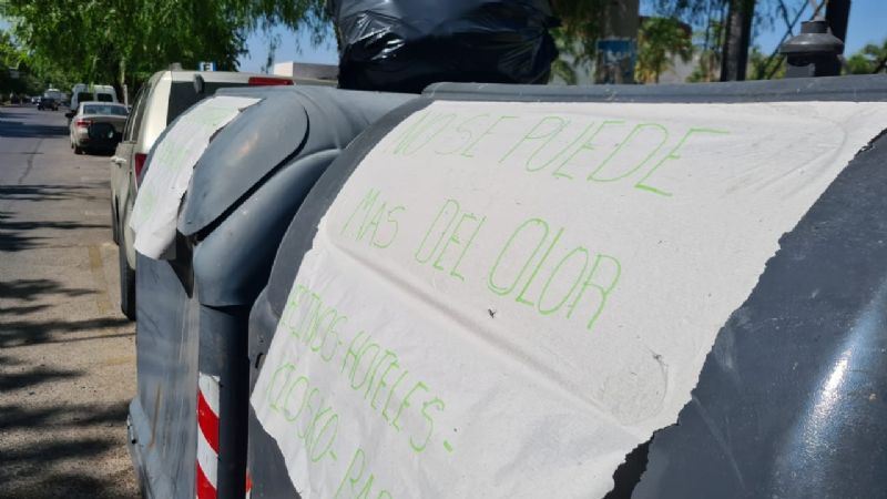 Curiosa protesta vecinal en Capital: contenedores no dan abasto de basura