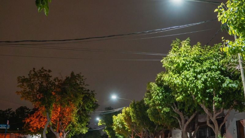 Un barrio de Santa Lucía ya cuenta con nueva iluminación