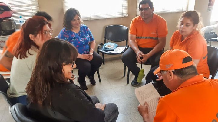 En Chimbas, el personal municipal aprendió sobre primeros auxilios psico sociales