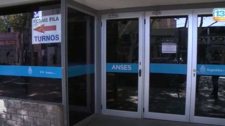 Bronca: ANSES no abrió sus puertas y no notificó a quienes ya tenían su turno