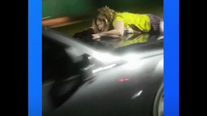 Video impactante: peleando por la venta de un auto, terminó arrastrada sobre el capot