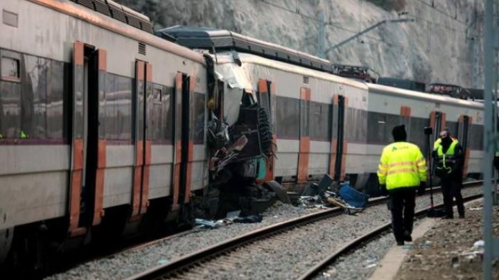 Tremendo choque de dos trenes dejó más de 150 heridos