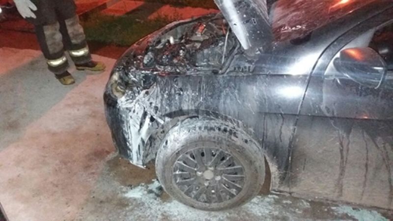 Susto por el incendio de un automóvil en Trinidad