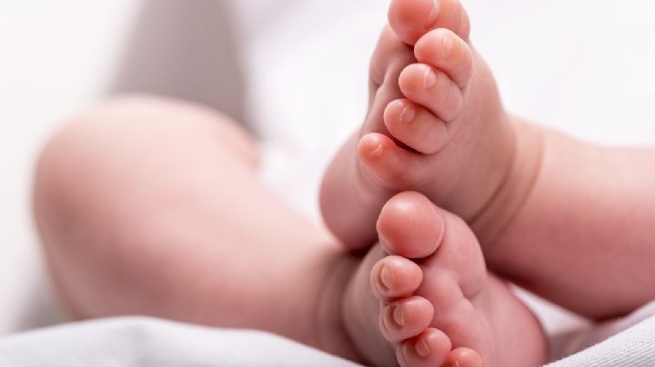 Un bebé llegó al hospital con múltiples lesiones: investigan a su madre