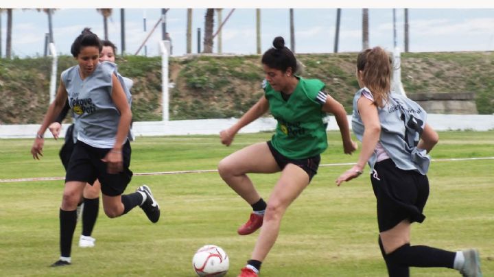 Comenzó el camino a la profesionalización del fútbol femenino en San Juan