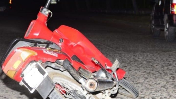 Grave accidente: un motociclista perdió el control, impactó contra un árbol y murió