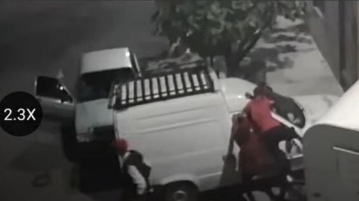 Video: 9 ladrones vaciaron un auto en una casa en Chimbas