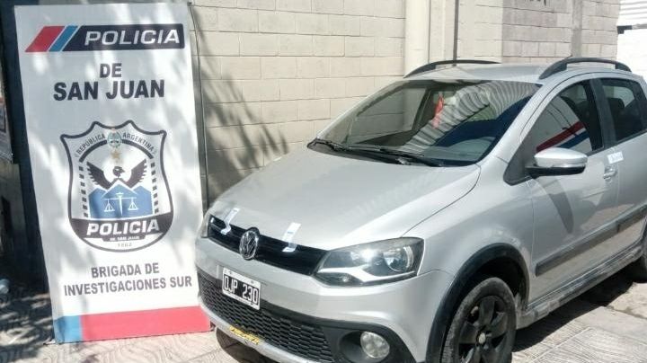 Misterio: se robaron una camioneta en Córdoba y apareció en Rivadavia