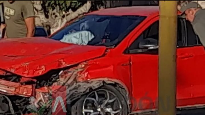 Violento choque entre un camión y un auto en Albardón: dos heridos